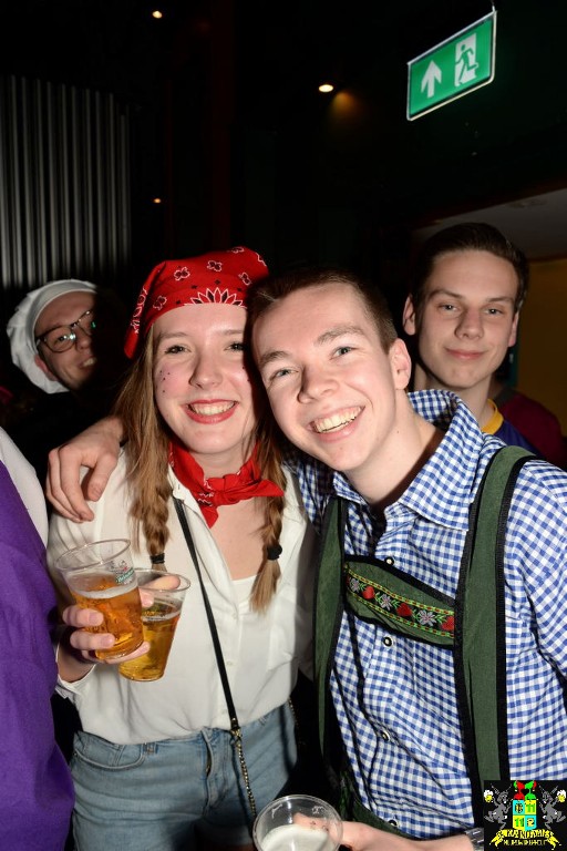 ../Images/Carnavals maandagavond in VdG 071.jpg